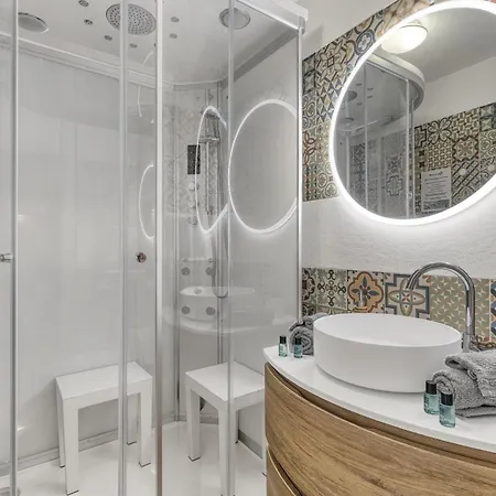 Victoria - Hyper-centre - Hammam - Lit Queen Size - Wi-fi Aix-les-Bains